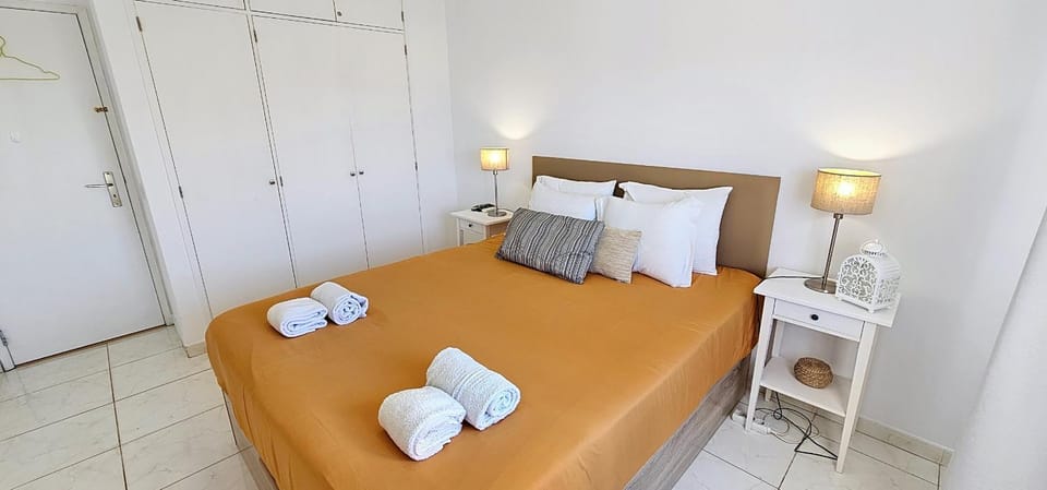 Vaumar with pool in Praia da Rocha Apartment in Portimao