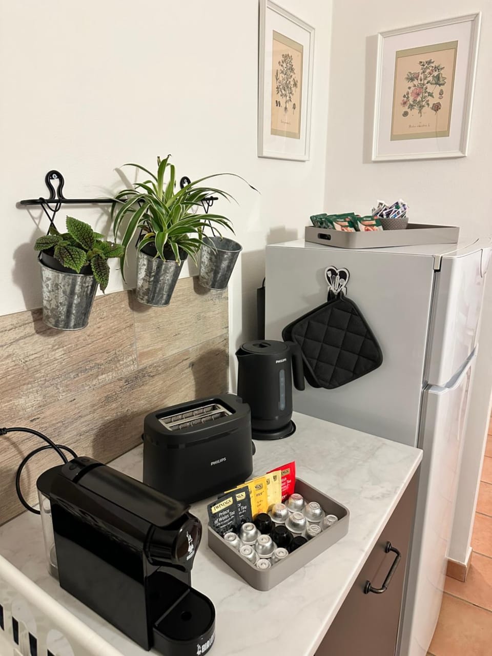 Breakfast, minibar
