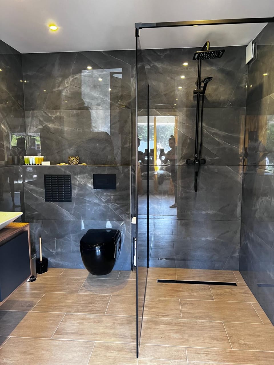 Shower, Bathroom, hair dryier, washing machine, dryer