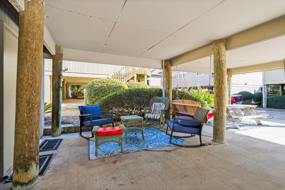 Guest Cottages #55G - Short Walk to Ocean House in South Carolina