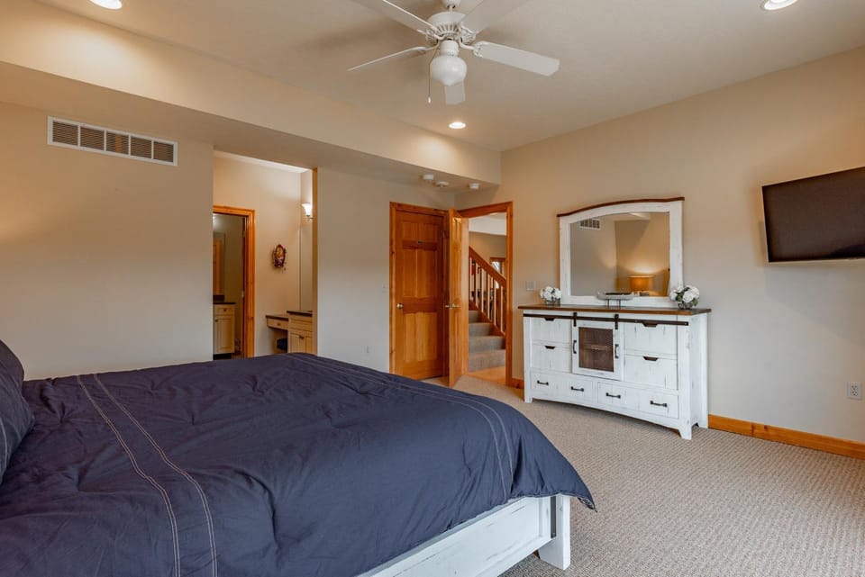 At Lakes Edge House in Deep Creek Lake