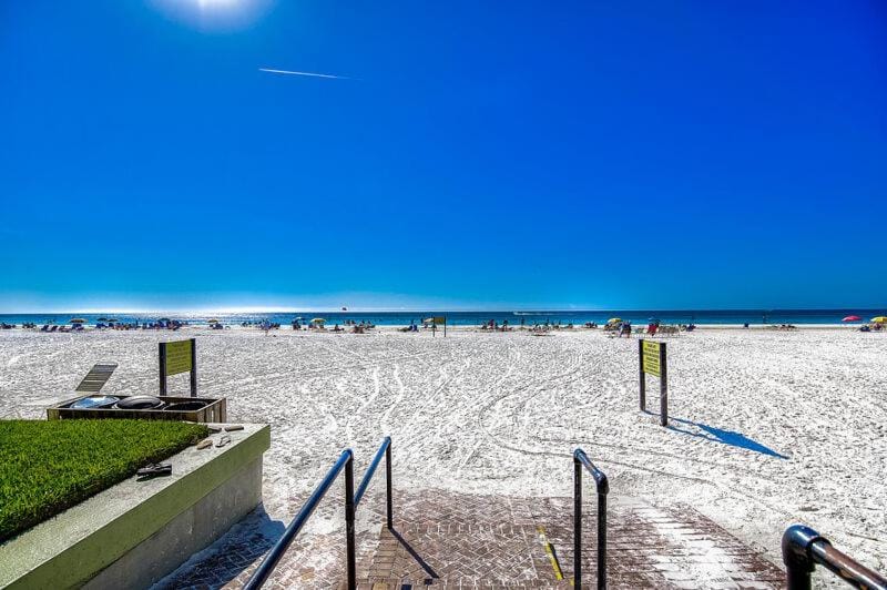 704N Crescent Arms Apartment in Siesta Beach