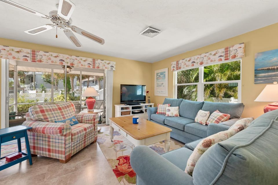Off The Hook - B Apartment in Siesta Beach