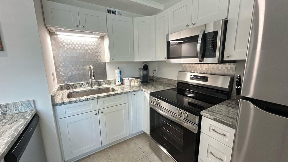 Sea Club II Unit 7E Apartment in Siesta Beach