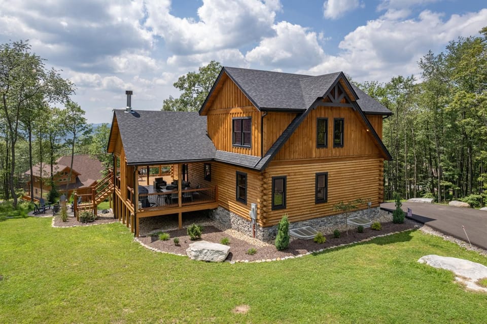 At Our Peak by Railey Vacations House in Deep Creek Lake