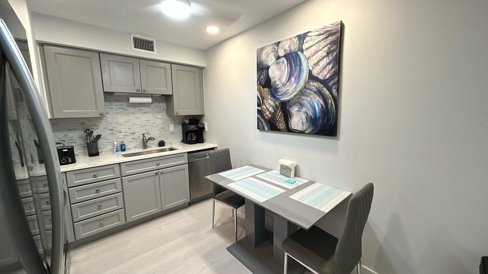 Siesta Beach House #102 Apartment in Siesta Beach