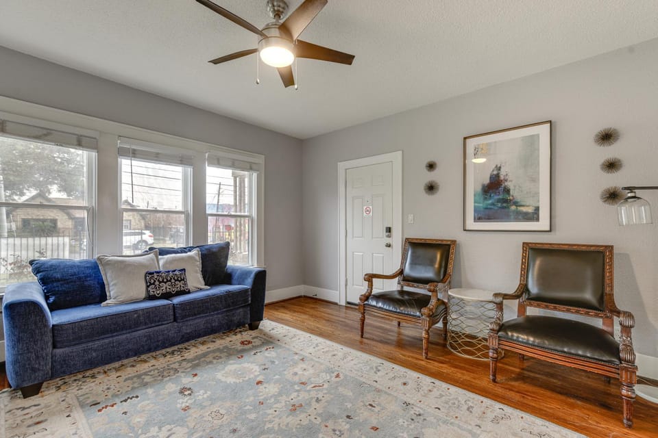 Near Hermann Park, NRG: Houston Apt w/ Shared Yard Apartment in Houston