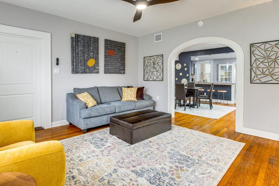 6 Mi to NRG: Convenient Apt w/ Washer & Dryer Apartment in Houston