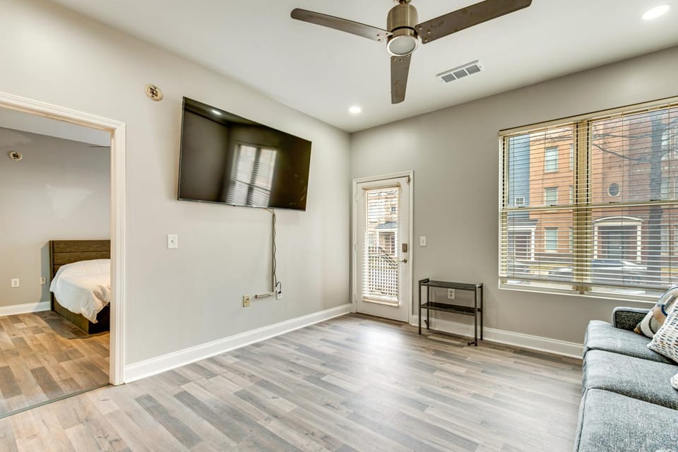 Condo by MARTA: 10 Min Walk to World Cup Stadium House in Atlanta