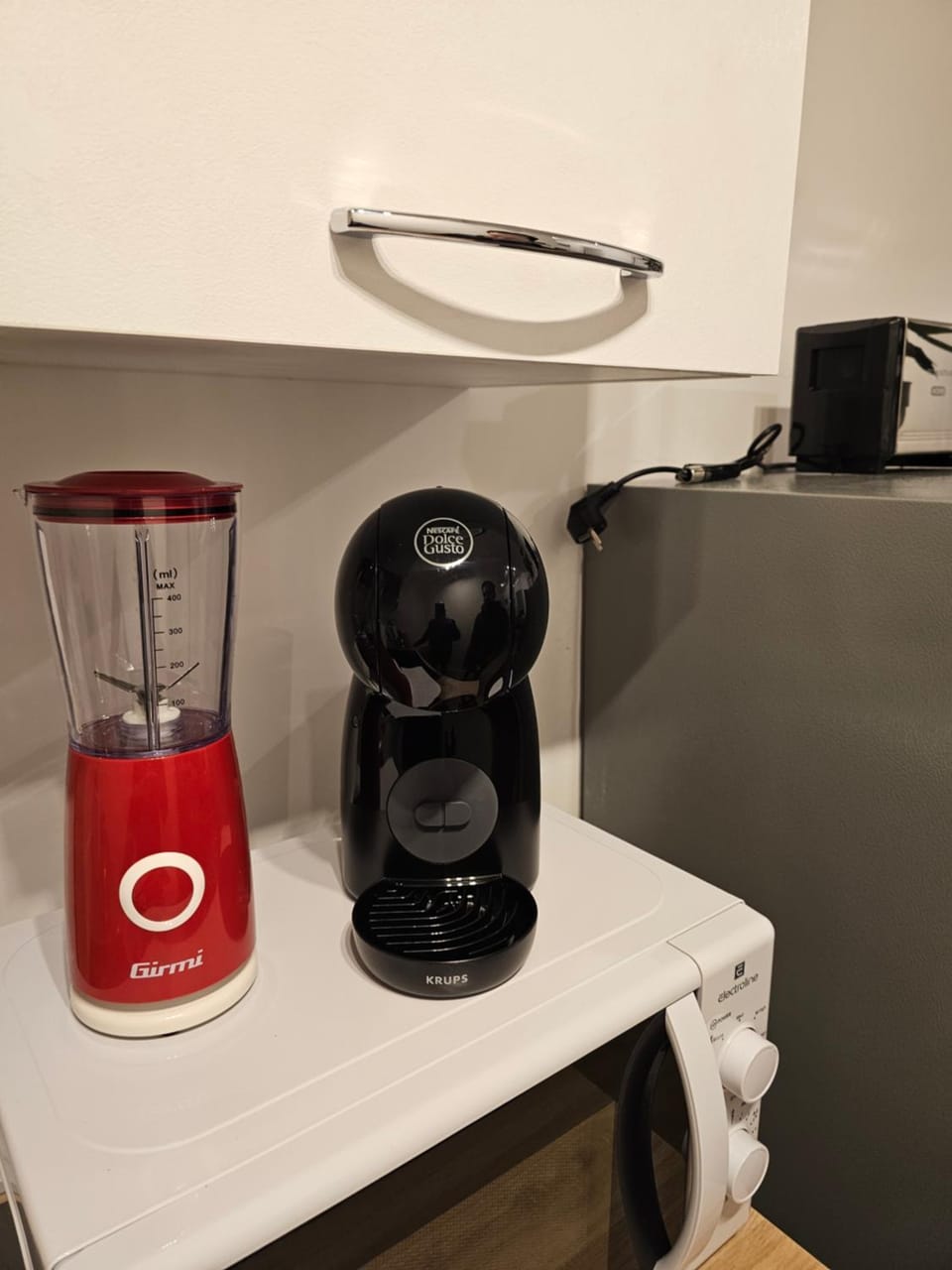 Coffee/tea facilities, toaster