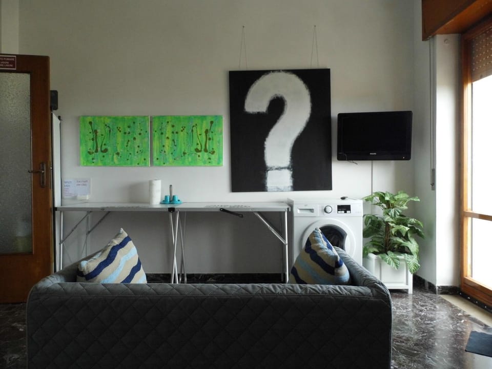 Communal lounge/ TV room, laundry