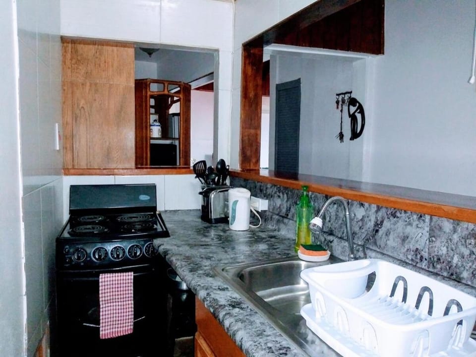Cozy 3 of 5 Apartment Penthouse in the Heart of Ochi Apartment in Ocho Rios