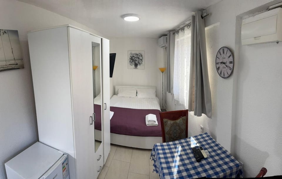 Miramare Seaside Aparts Apartment in Dobrota