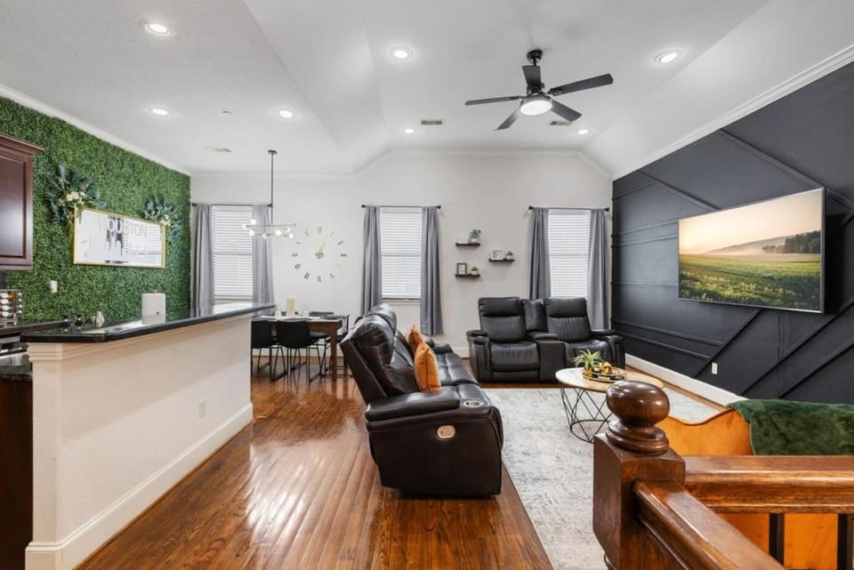 Modern Luxury Townhome in Uptown Galleria House in Houston