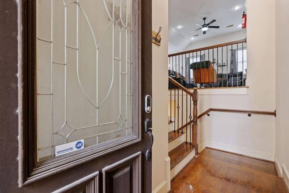 Modern Luxury Townhome in Uptown Galleria House in Houston