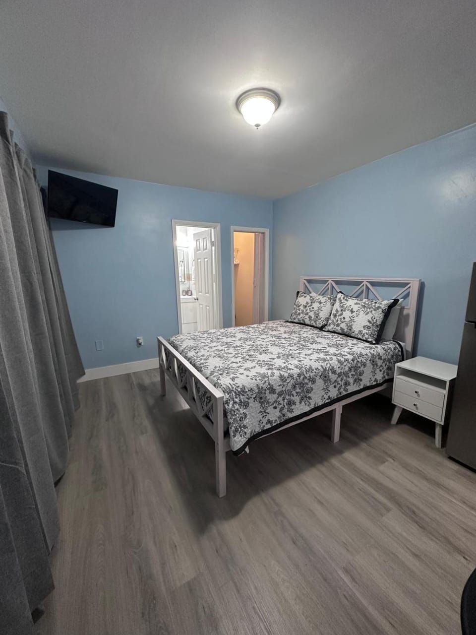 Cozy room close to everything, 5min to the airport Apartment in Miami