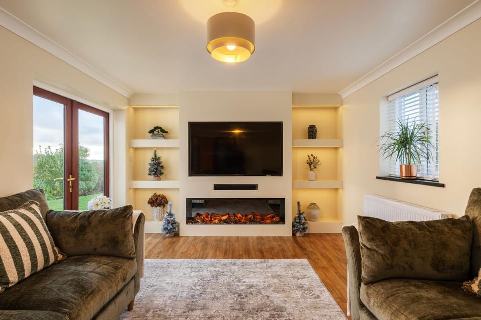 TV and multimedia, Living room, Seating area