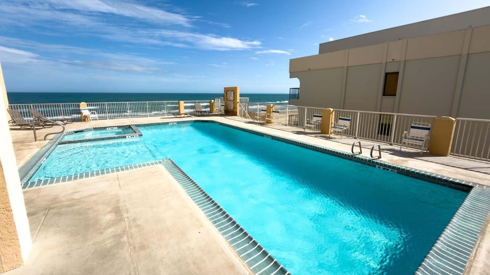 Penthouse Beachfront Views Renovated Apartment in South Padre Island