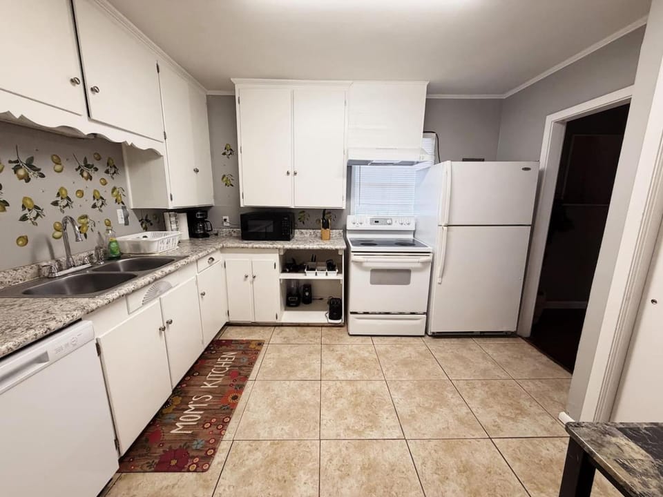 Spacious 3BR 3Q Beds 2 Futon Near VSU & SGMC House in Valdosta
