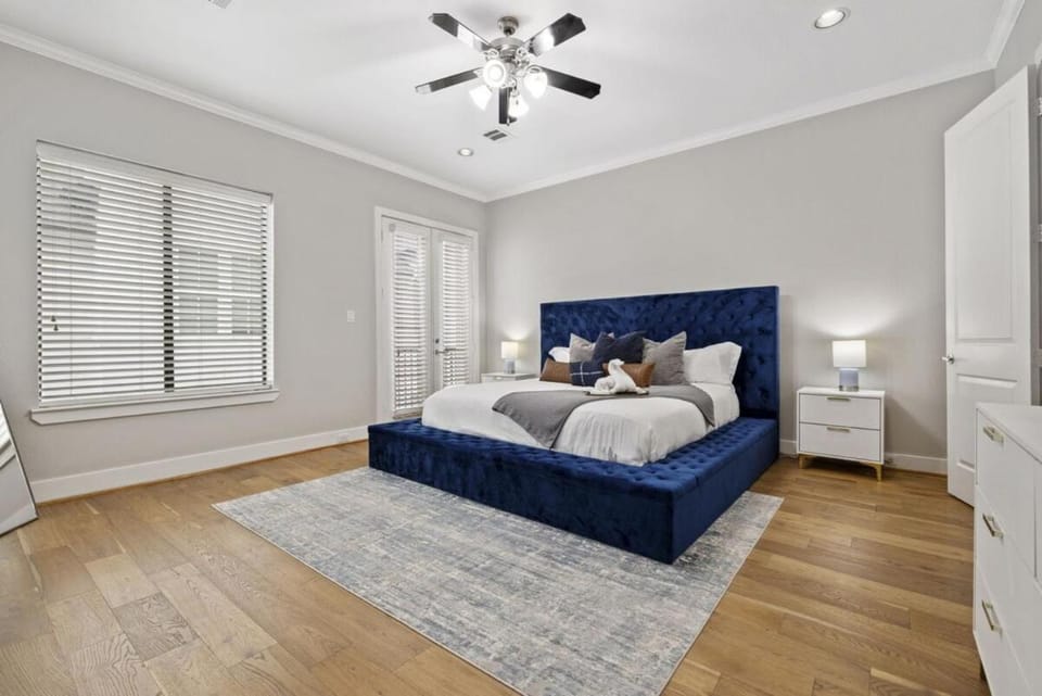 Upscale Houston Home - Walk to Dining & Shops House in Houston