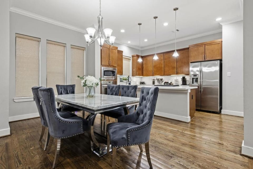 Upscale Houston Home - Walk to Dining & Shops House in Houston