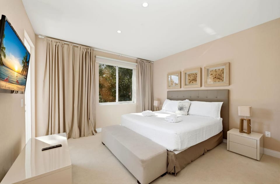 Two Story Resort Retreat Near Theme Parks House in Bay Lake
