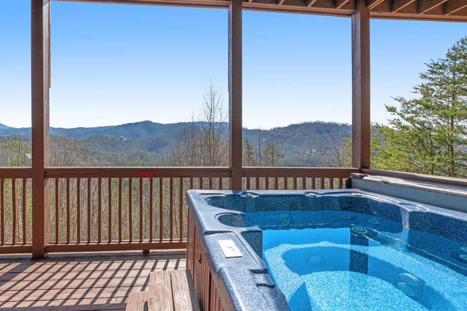 Family Friendly Cabin Sleeps 8 Pool Table Hot Tub Cabin in Sevier County