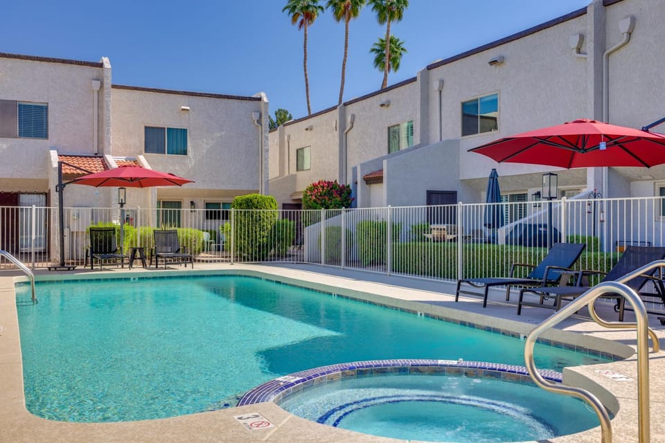 Pet-Friendly Unit, 1 Mi to Old Town Scottsdale! House in Scottsdale