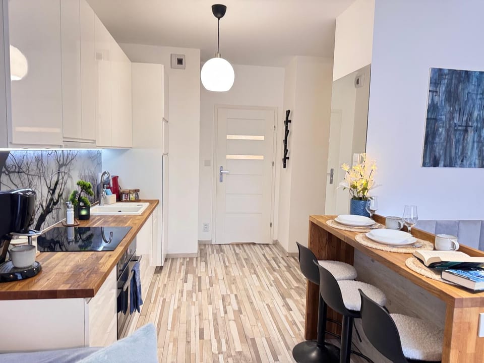 Kitchen or kitchenette, Living room, Seating area, Dining area, stove