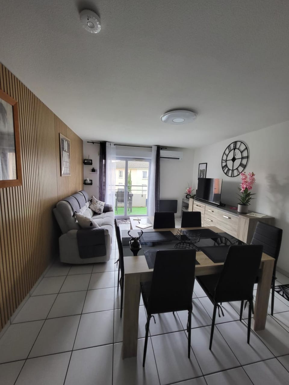 Living room, Dining area