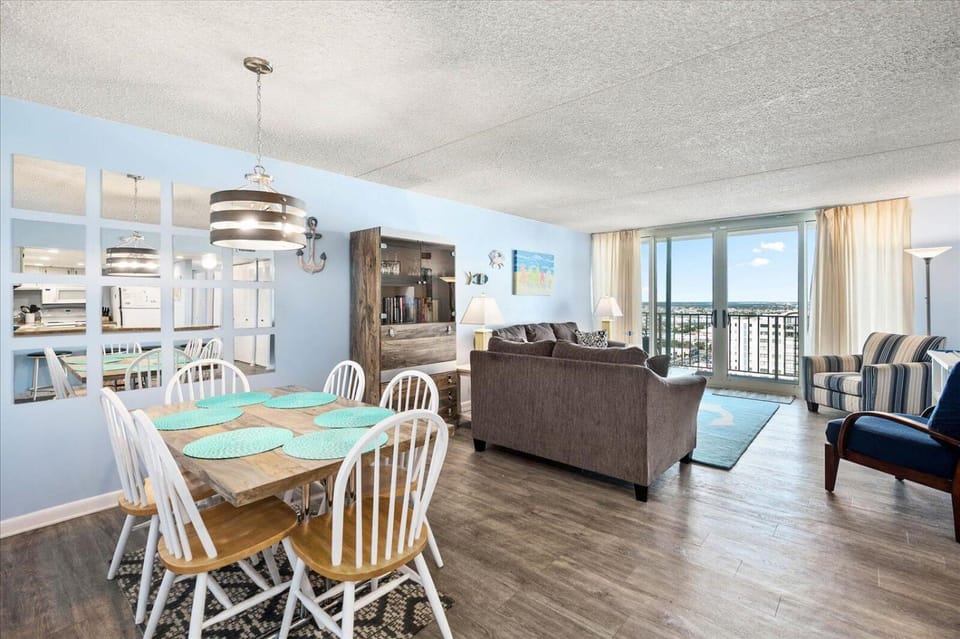 Quay-Beautiful Beach Views in this 2 Bedroom Condo with Indoor Pool! House in Ocean City