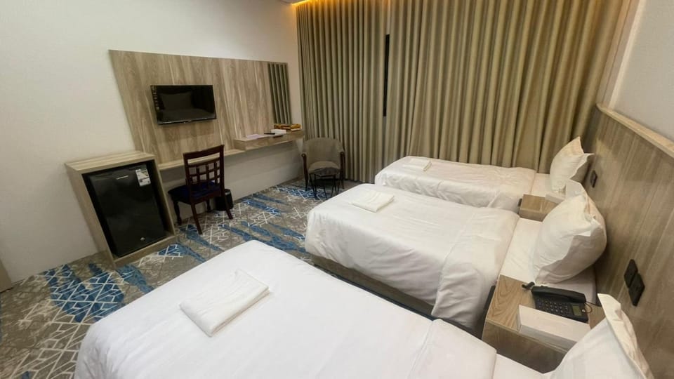 فندق روز الفضي Hotel Rose Alfidy Hotel in Medina