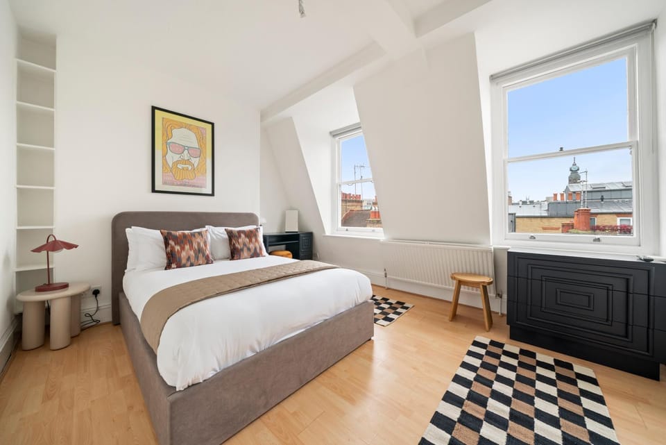 Bed, Photo of the whole room, Bedroom