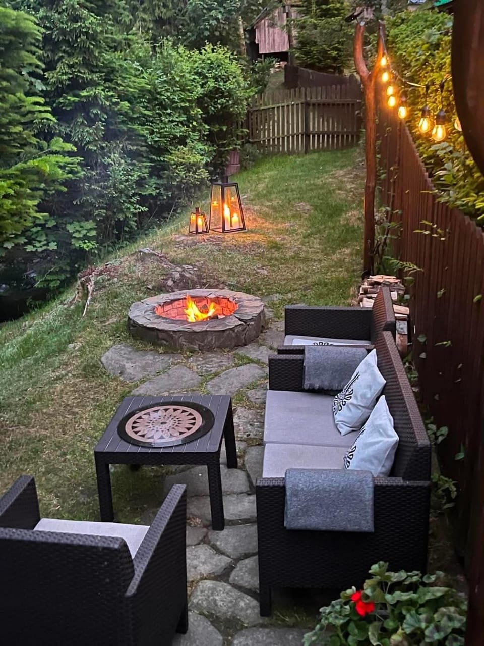 Natural landscape, BBQ facilities, Garden, Seating area