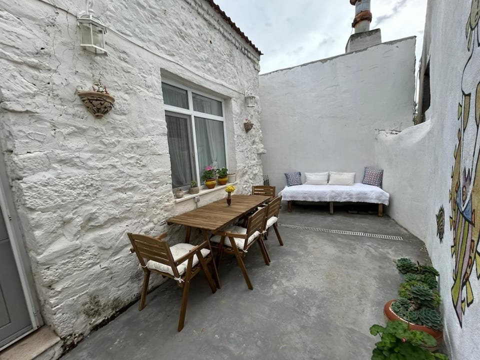 Nefes Island House - Courtyard Apartment in Turkey