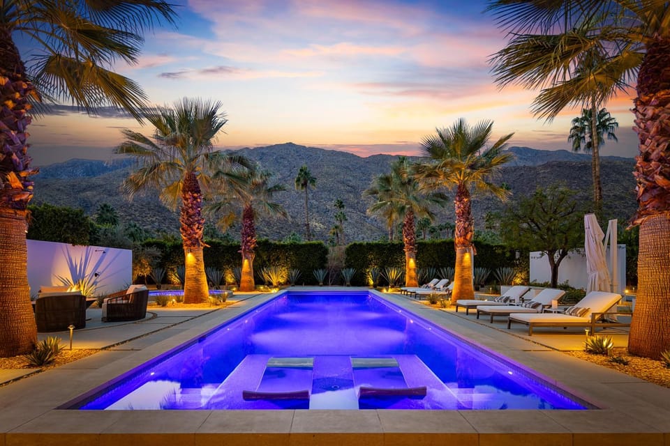 Mountain view, Pool view, Swimming pool