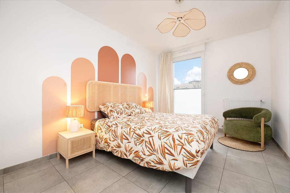Bed, Photo of the whole room, Bedroom