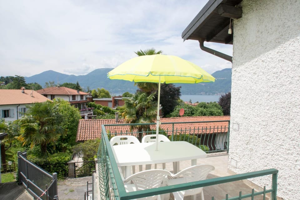 Balcony/Terrace, Lake view