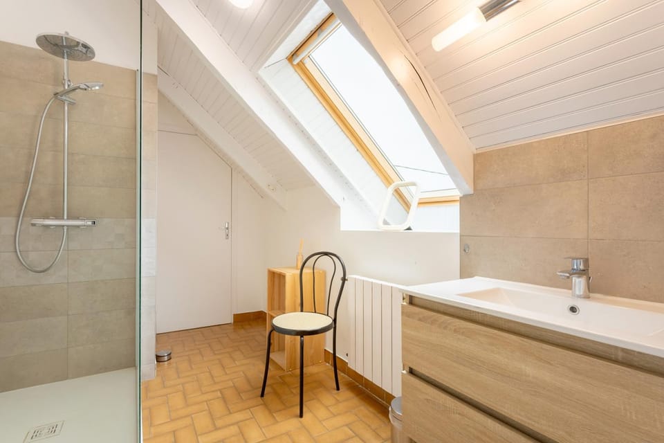 Property building, Bathroom, Living room