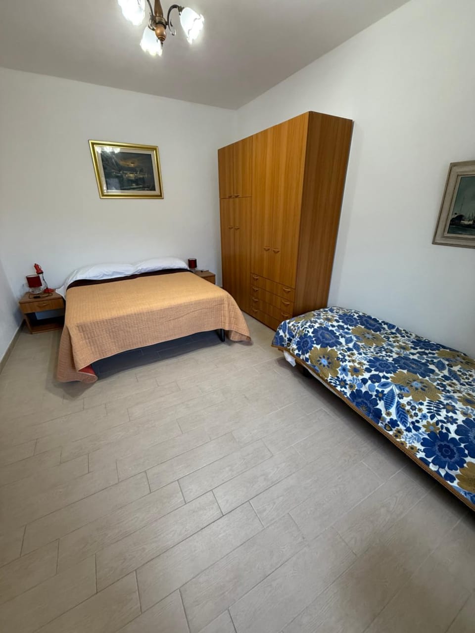 Bed, Photo of the whole room, Bedroom, wardrobe