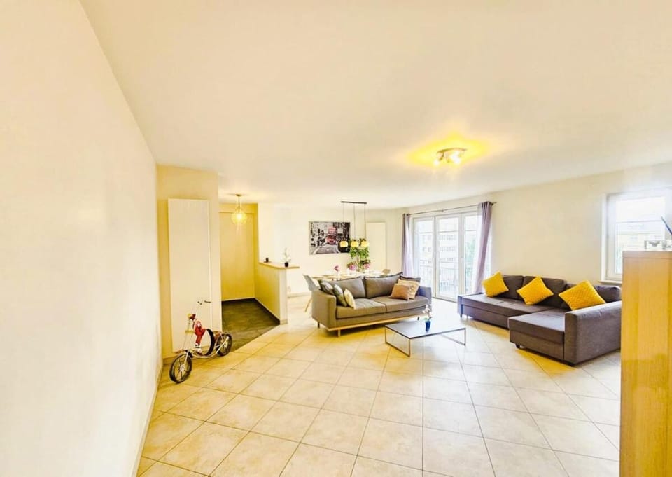 Exclusive 2 bedroom stay in the heat of Luxembourg gare Apartment in Luxembourg