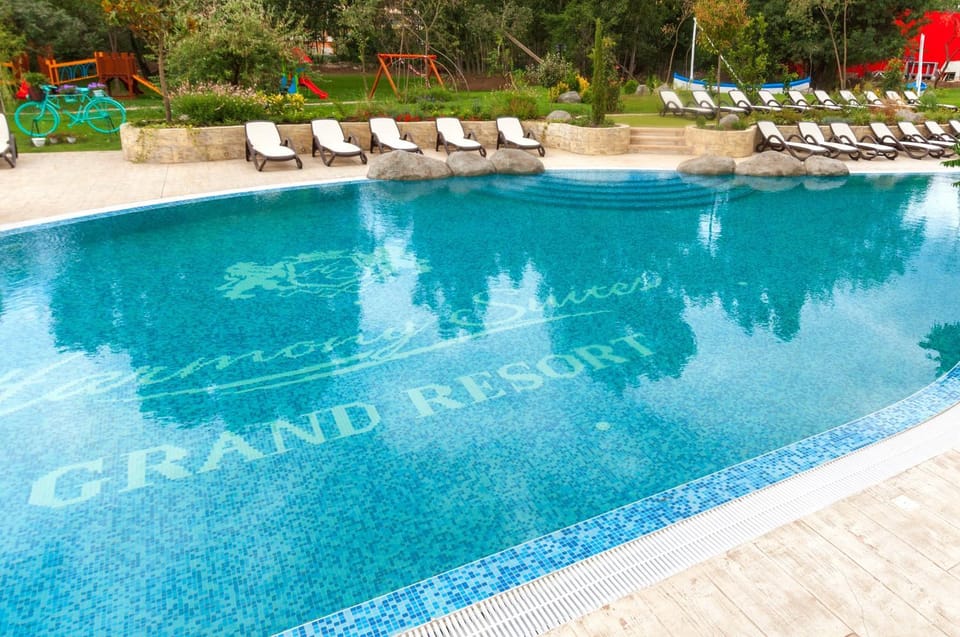 Swimming pool, Swimming pool