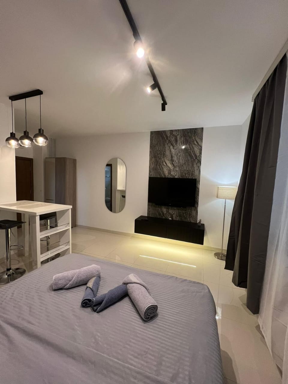 Bedroom, towels, wardrobe