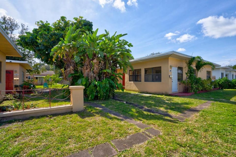 Cozy 3-Bedroom Miami Apartment House in Miami Shores