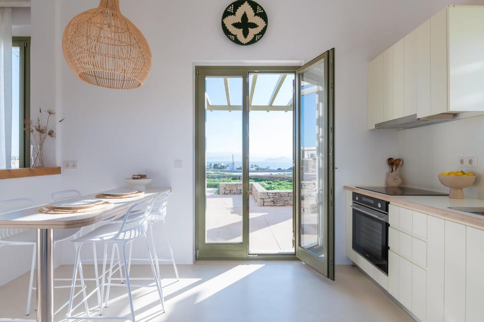 View (from property/room), Dining area, Sea view, dishwasher, stove, kitchen