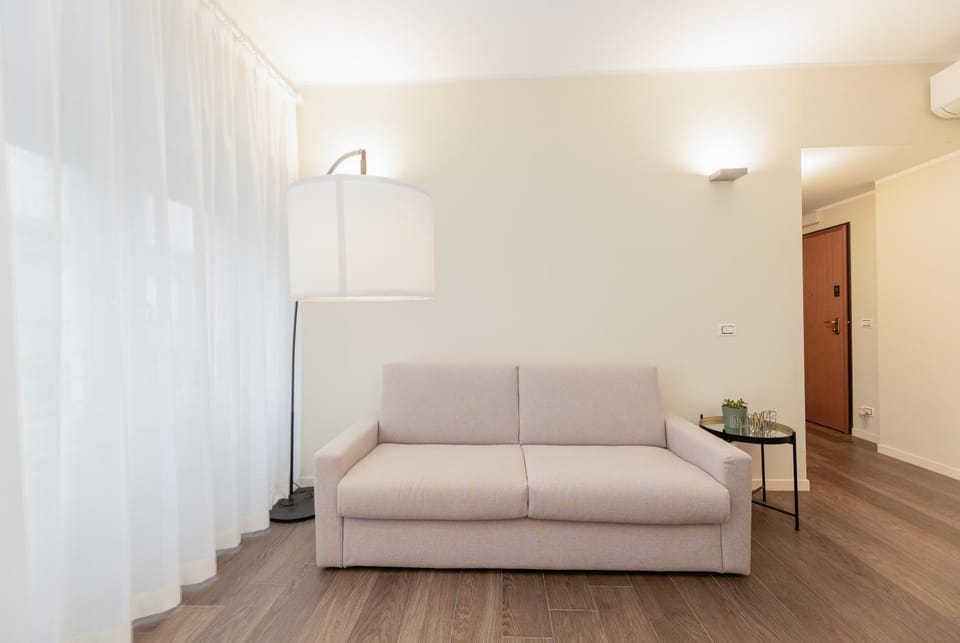 Bed, Living room, heating, internet, air conditioner