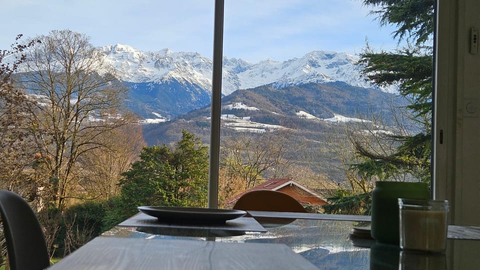 Day, Natural landscape, Dining area, Mountain view