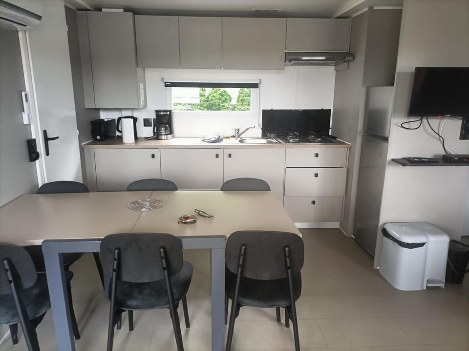 Houlgate- 216 - Mobilhome premium 6 personnes Camping 5 étoiles - Séjour Normandie - Paris Eure Gestion Campground/ 
RV Resort in Houlgate