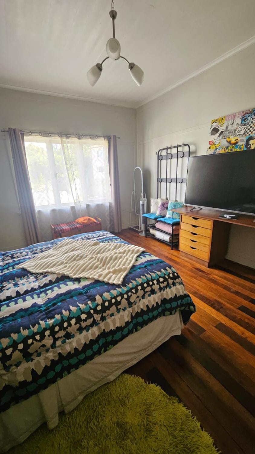 Communal lounge/ TV room, Bed, TV and multimedia, Photo of the whole room, Bedroom