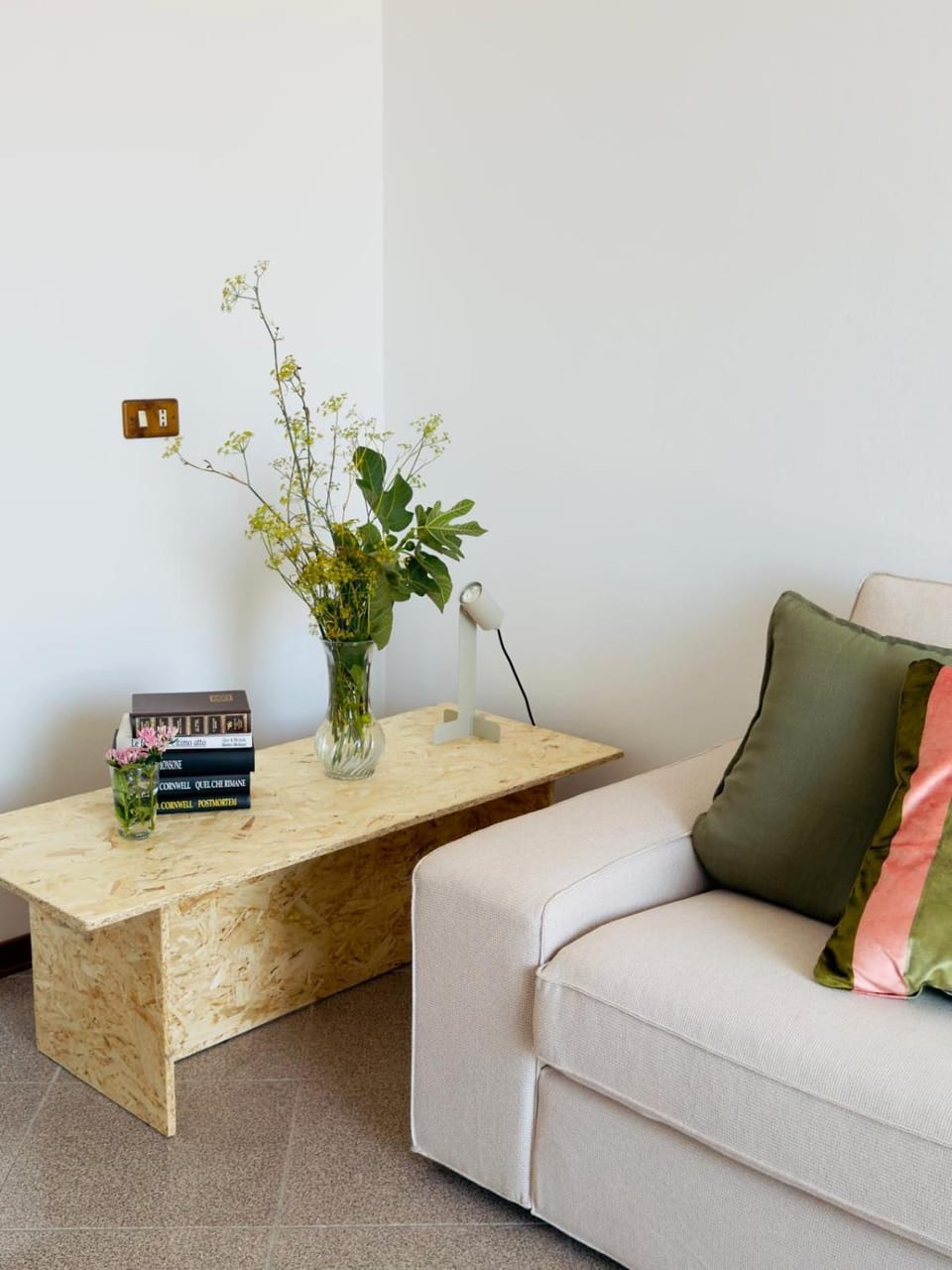 Library, Living room, Seating area